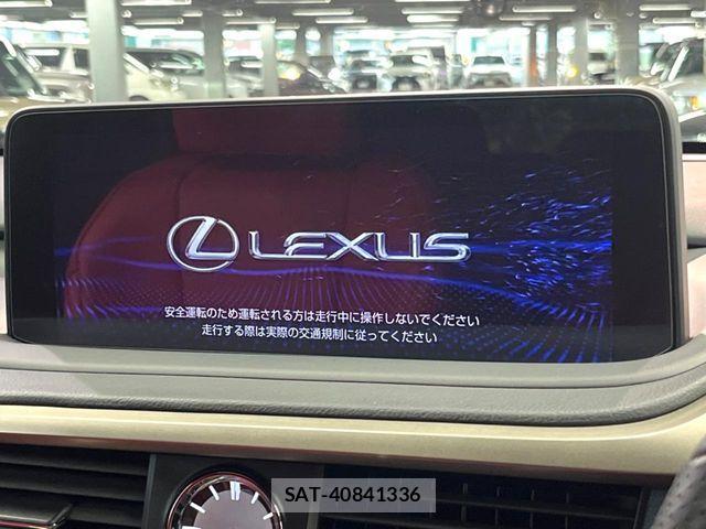 Lexus RX 2022-01 8208462-3
