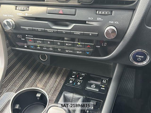 Lexus RX 2017-02 8208467-12
