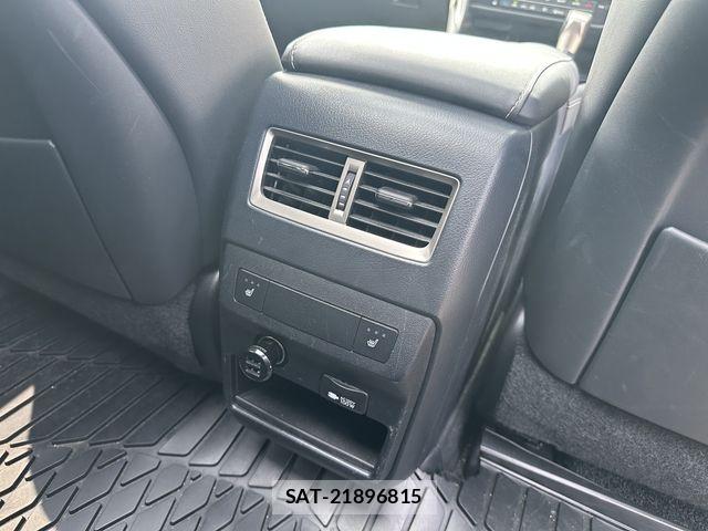 Lexus RX 2017-02 8208467-14