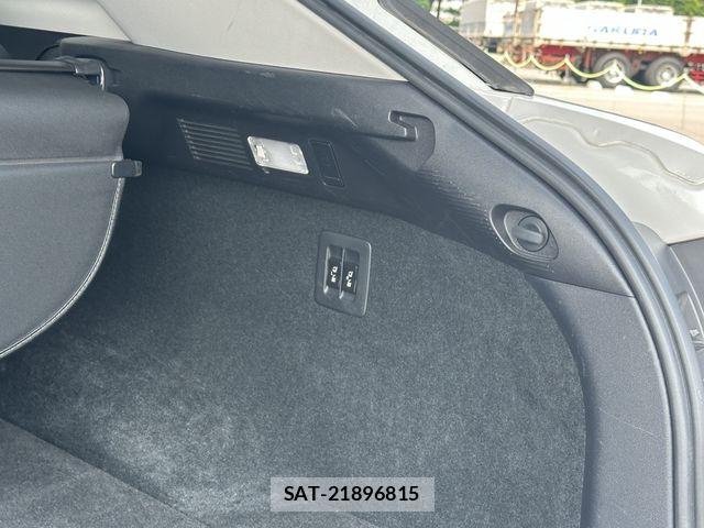 Lexus RX 2017-02 8208467-18