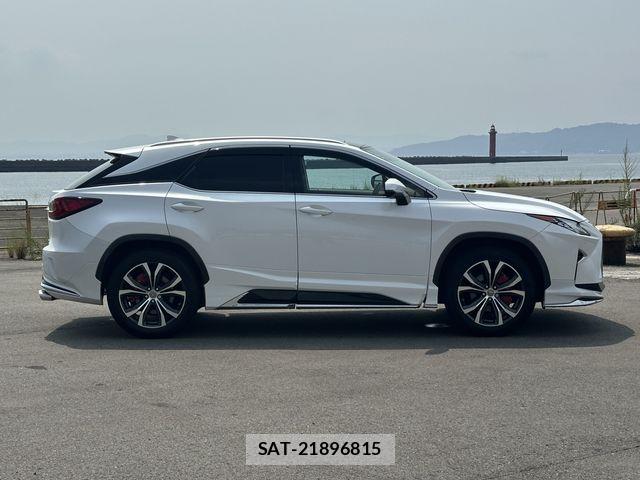 Lexus RX 2017-02 8208467-24