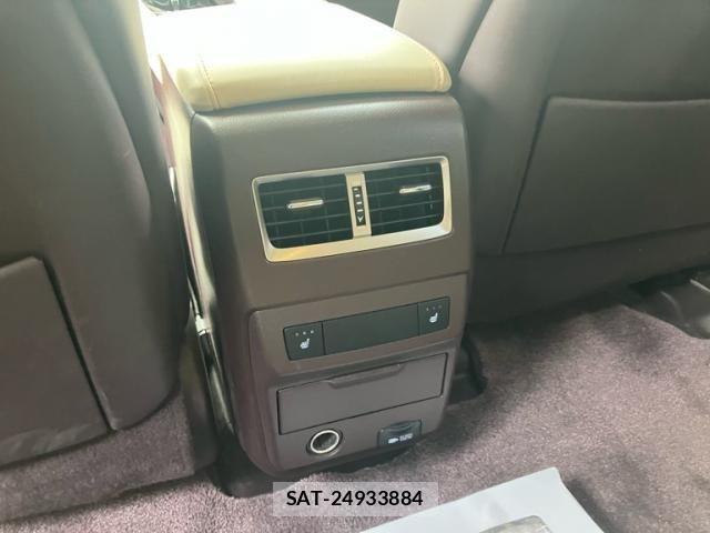 Lexus RX 2017-01 8366790-13