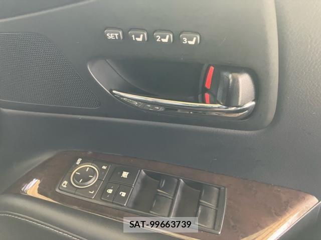 Lexus RX 2012-09 8413327-9