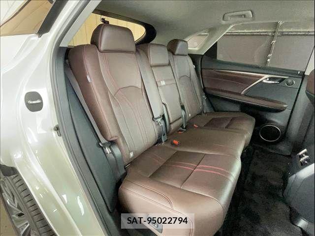 Lexus RX 2019-10 8743512-11