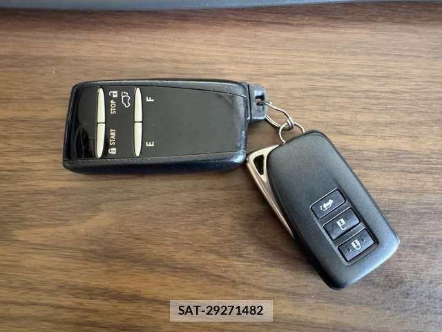 Lexus RX 2018-03 8743513-14