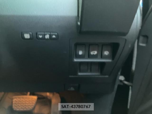 Lexus RX 2009-07 8849613-17