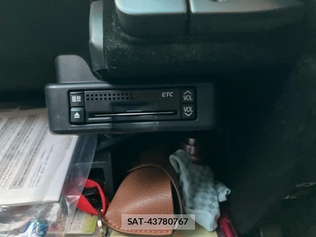 Lexus RX 2009-07 8849613-19