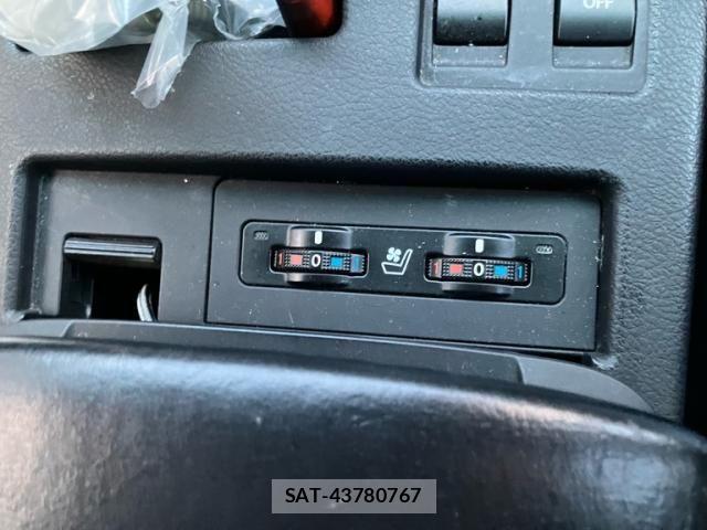 Lexus RX 2009-07 8849613-24