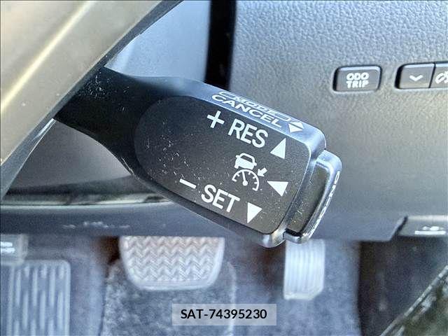 Lexus RX 2012-08 8880568-15