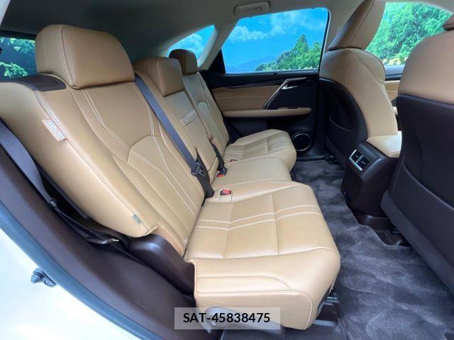 Lexus RX 2018-06 6716567-7