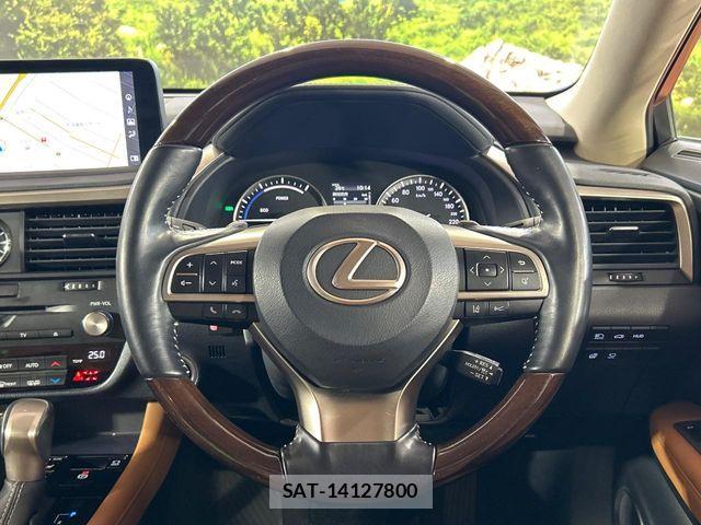 Lexus RX 2021-07 7501337-11