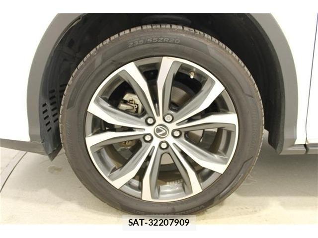 Lexus RX 2018-07 8743520-25