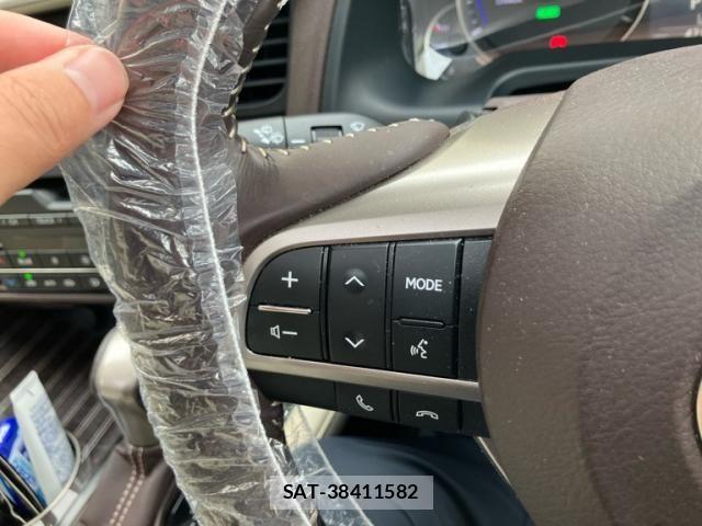 Lexus RX 2018-02 8796518-14