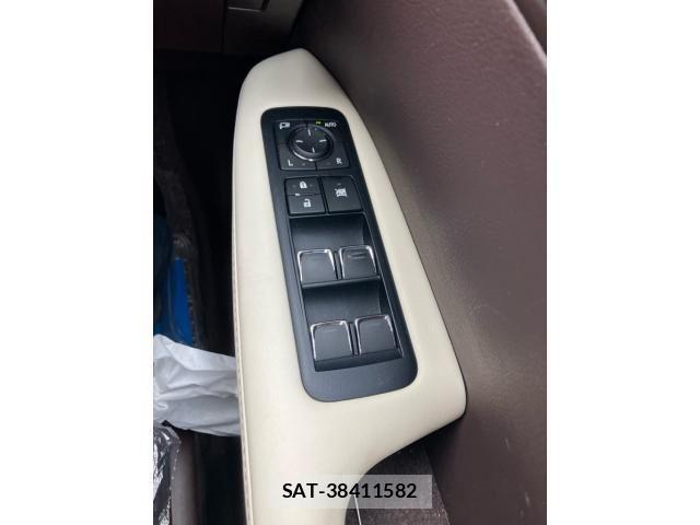 Lexus RX 2018-02 8796518-15