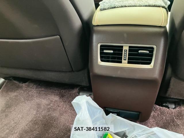 Lexus RX 2018-02 8796518-6