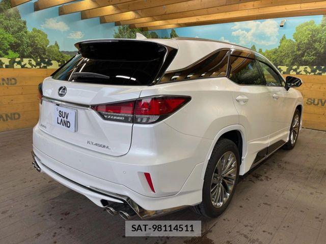 Lexus RX 2021-09 8830037-16