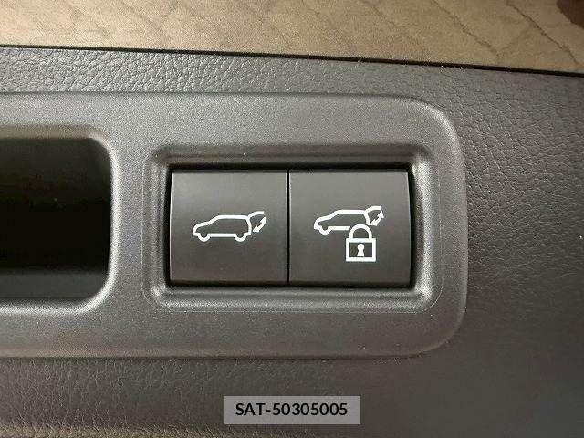 Lexus RX 2023-06 4421890-7