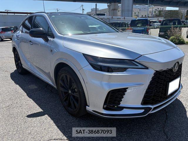 Lexus RX 2023-10 6499681-0