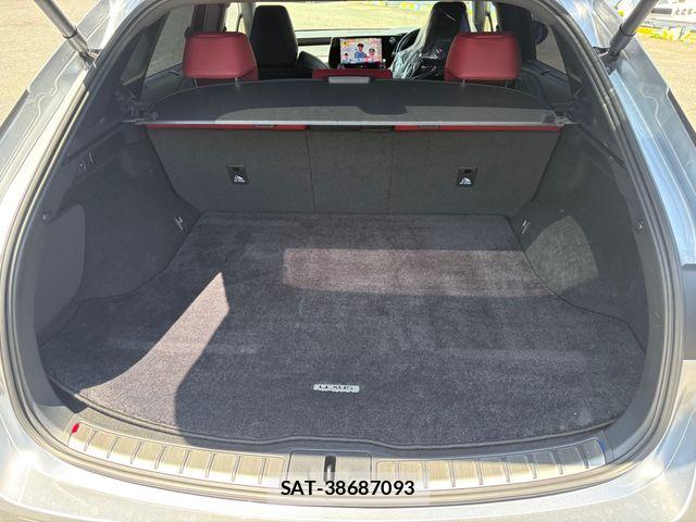 Lexus RX 2023-10 6499681-9