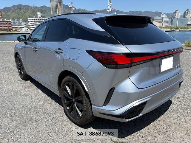Lexus RX 2023-10 6499681-1