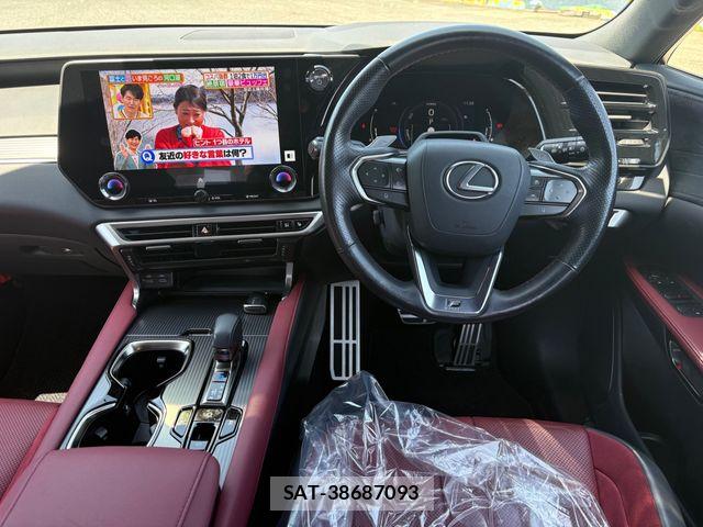 Lexus RX 2023-10 6499681-4