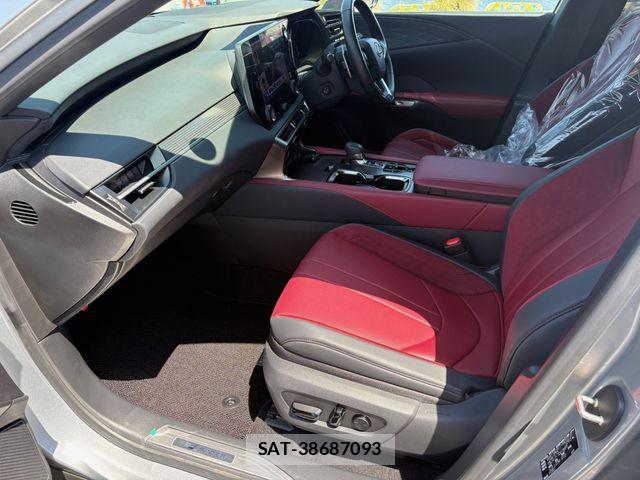 Lexus RX 2023-10 6499681-7