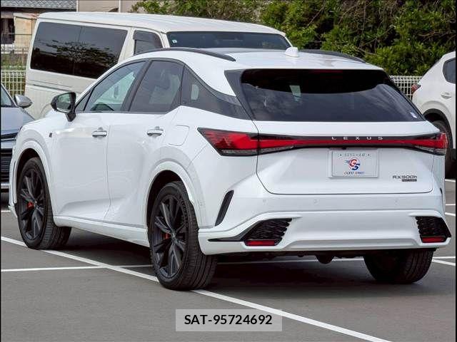 Lexus RX 2023-06 6815768-16