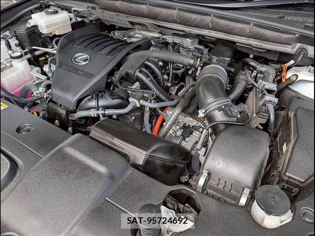 Lexus RX 2023-06 6815768-17