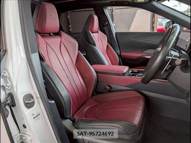 Lexus RX 2023-06 6815768-4