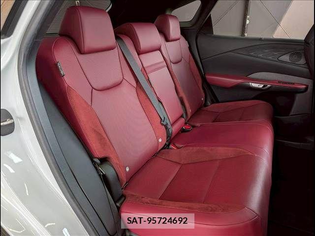 Lexus RX 2023-06 6815768-5
