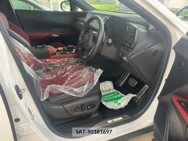 Lexus RX 2023-02 6907869-15