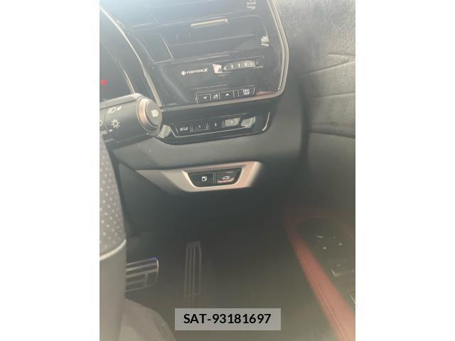 Lexus RX 2023-02 6907869-24