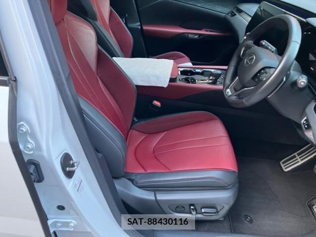 Lexus RX 2023-06 7221165-14