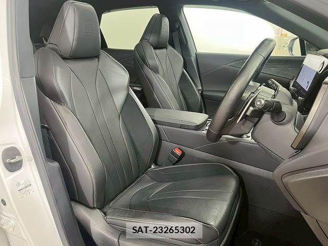 Lexus RX 2023-04 7221173-4