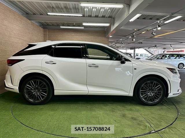 Lexus RX 2023-04 7221160-17