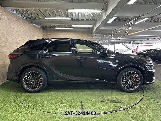 Lexus RX 2023-03 7221156-17