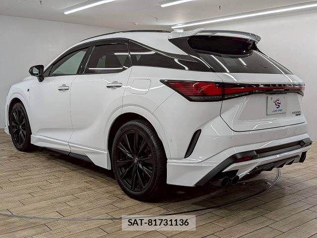 Lexus RX 2023-06 7251372-16