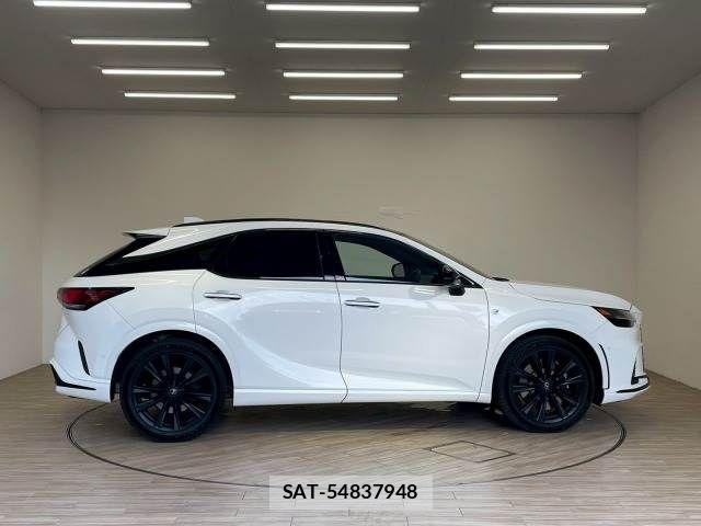 Lexus RX 2023-05 7358577-16