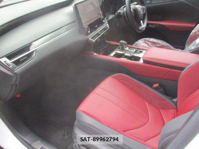Lexus RX 2023-06 7725215-15