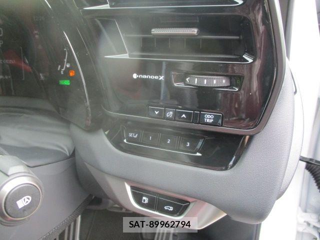 Lexus RX 2023-06 7725215-22