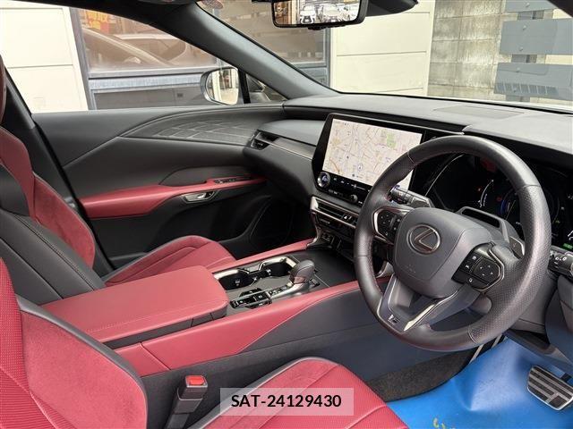 Lexus RX 2023-10 7725219-13