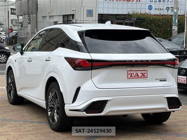 Lexus RX 2023-10 7725219-4