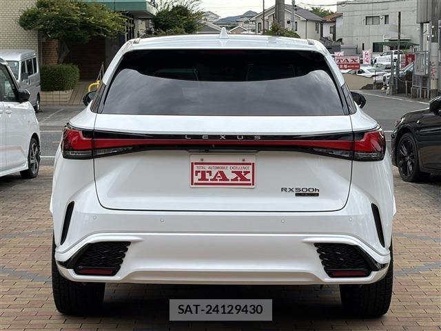 Lexus RX 2023-10 7725219-5