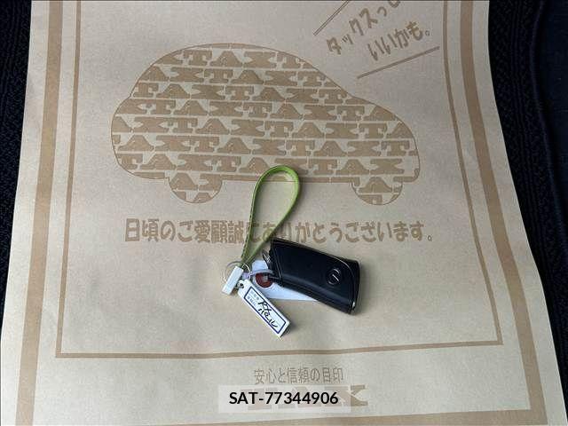 Lexus RX 2023-06 7725214-18