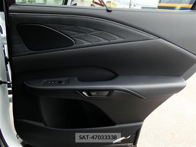 Lexus RX 2024-08 7725217-28