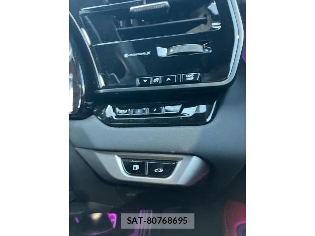 Lexus RX 2025-08 7725212-17