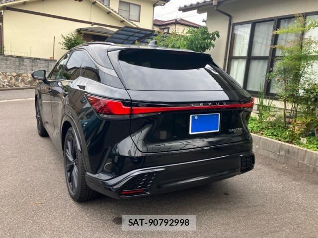 Lexus RX 2023-08 7902882-3