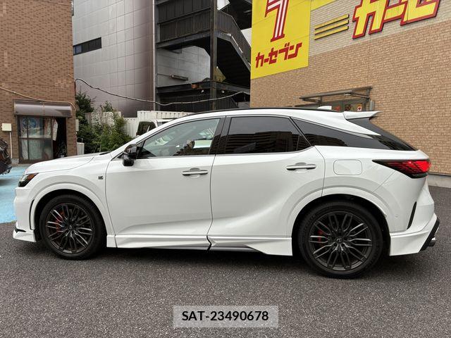 Lexus RX 2023-10 8036497-9