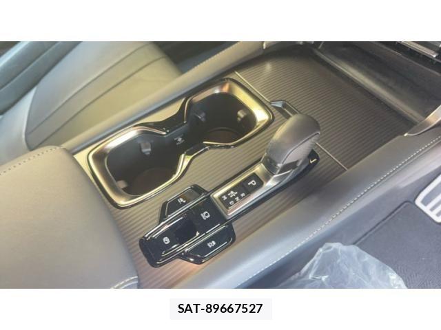 Lexus RX 2024-01 8100220-16