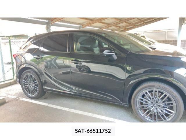 Lexus RX 2024-05 8131068-2